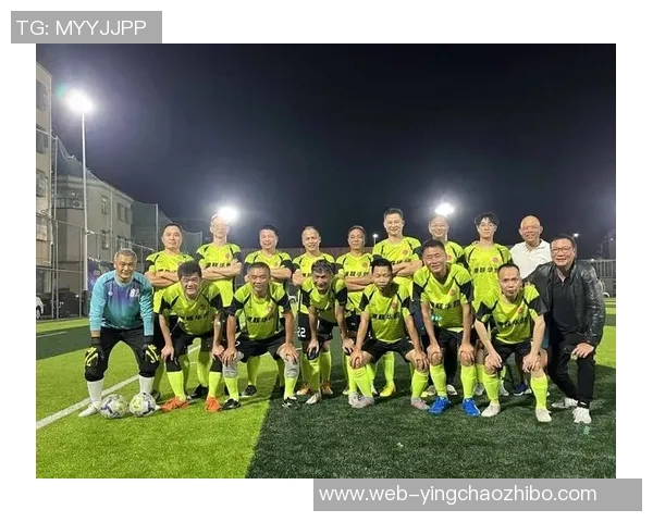 校园足球联赛激情四溢青春拼搏展现团队精神与竞技魅力